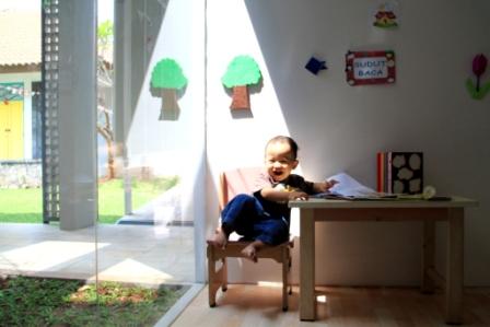 usia 1 tahun sudah bisa bermain dan belajar di Putik